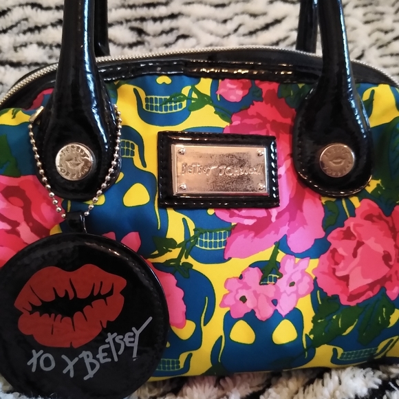 Betsey Johnson Handbags - Vtg Betsey Johnson Yellow Skull Roses Cosmetic Bag